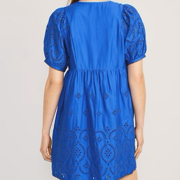 Retro V-Neck Eyelet Mini Dress with puff sleeves - Picture 3 of 16